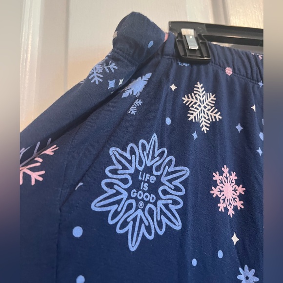 2 Pc PJ Set❄️ Life is Good Blue Snowflake❄️ Pants & Soft, Fleece Blue & Gray Top - Picture 5 of 11